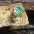 /album/foto-photo/anello-in-oro-con-smeraldi-e-altre-pietre-png/